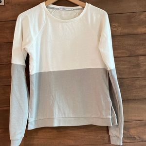 Alternative XS white and gray sweatshirt